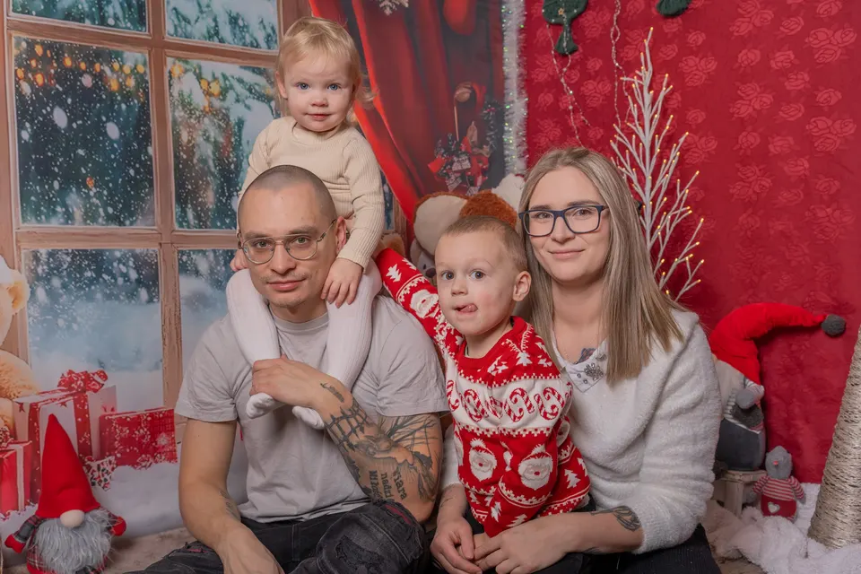 Edyta z rodziną — sesja świąteczna — zdjęcie 7 z 24