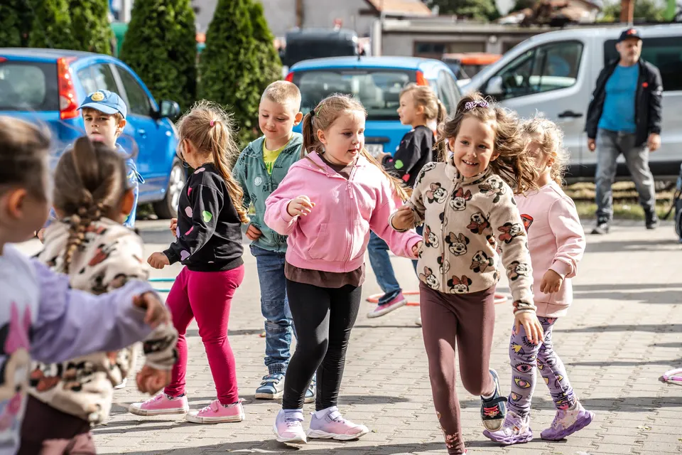 Dzień Rodziny w szkole Sentio w Bogdanowie — zdjęcie 8 z 24
