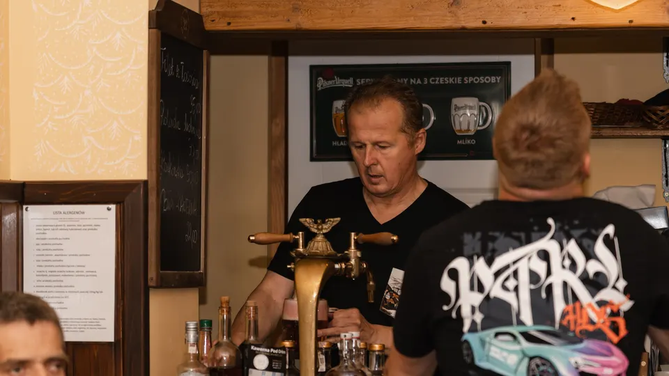 Koncert Alana w Kawernie Pod Orłem — zdjęcie 13 z 24